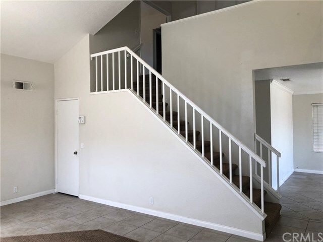 Building Photo - 2705 Applewood Dr