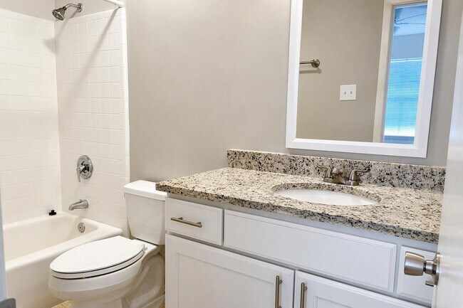 Building Photo - 2622 Southbury Cir
