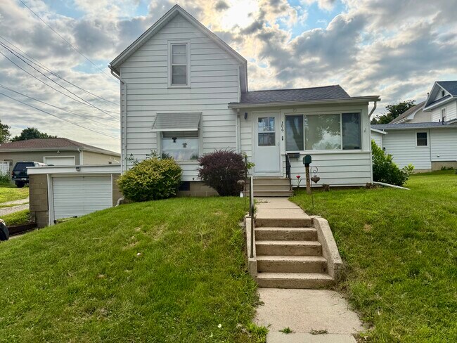 306 Comercial - 306 Commercial St