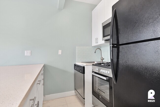 Building Photo - 1731 Pitkin Ave