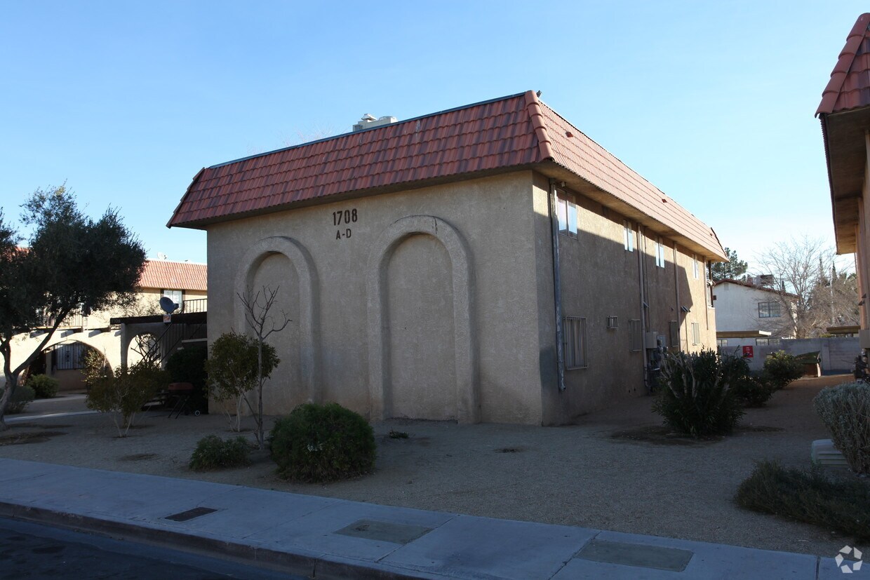 Primary Photo - 1708 Cordoba Ln