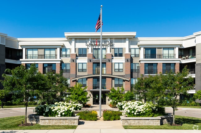Building Photo - Latitude at Deerfield