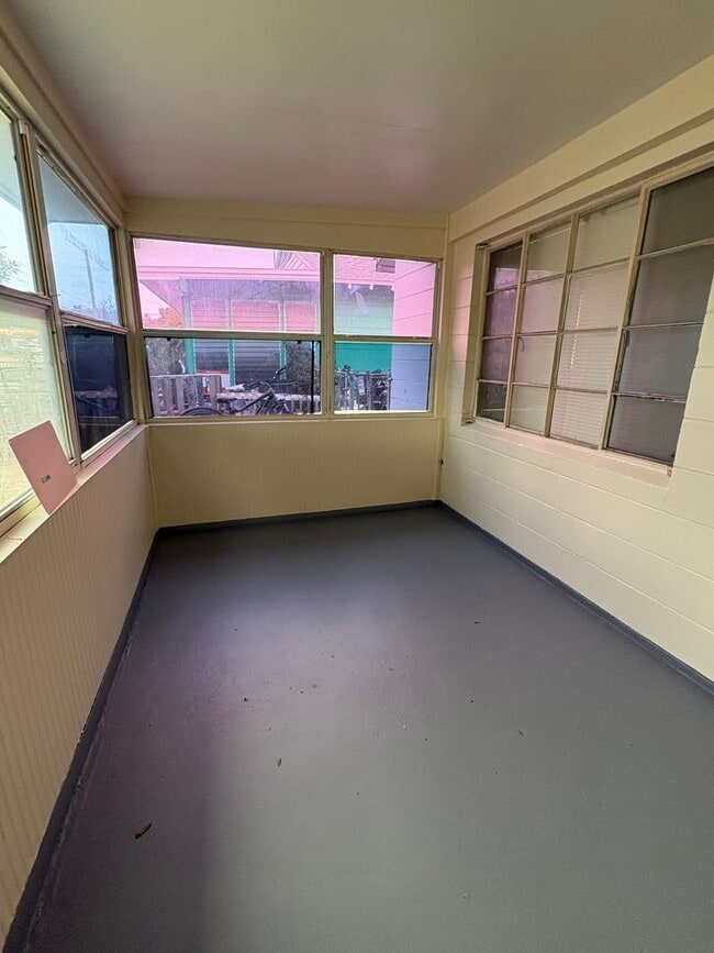 Building Photo - 861-863 22nd Ave S