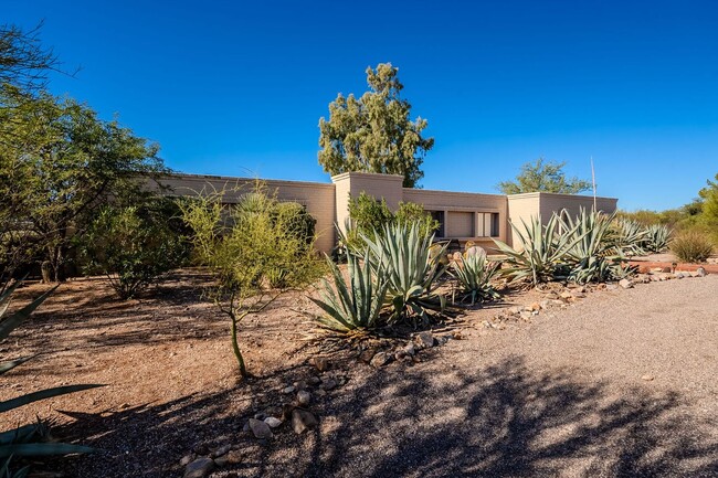 Building Photo - PENDING/RENTED_Hacienda-Style Gem with Poo...