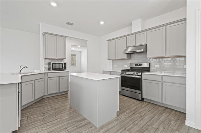 Building Photo - 3708 Milkweed Rd