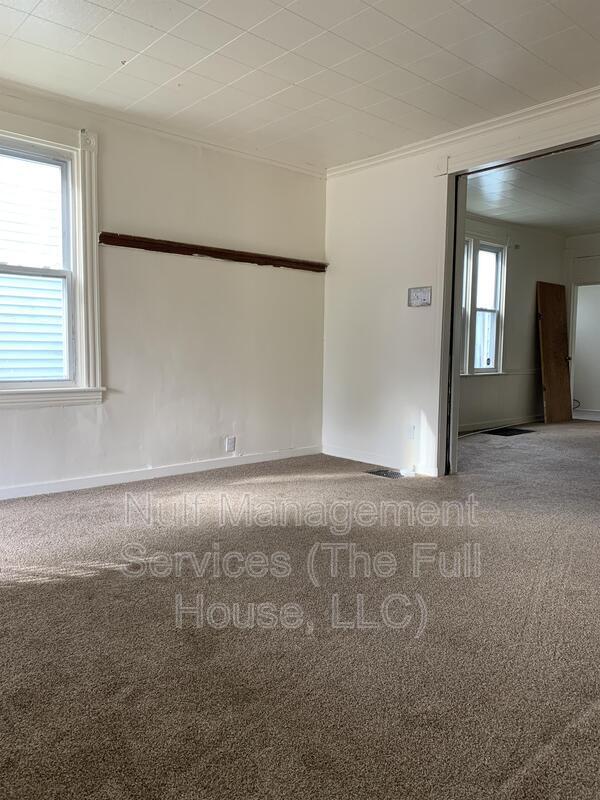 Building Photo - 2402 Grandview Ave
