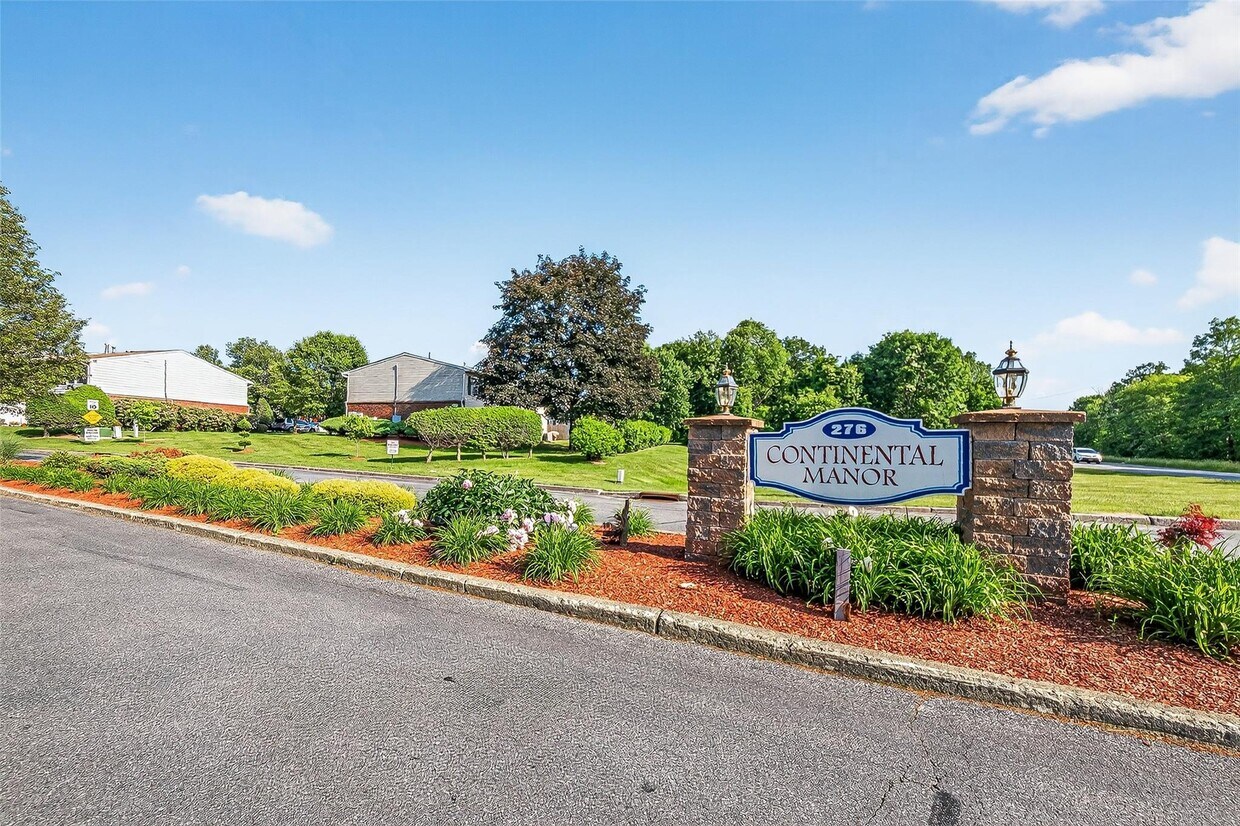 Foto principal - 276 Temple Hill Rd