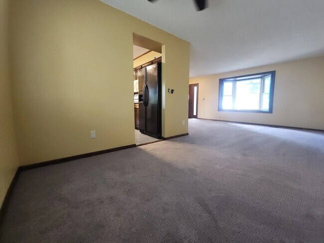 Building Photo - Beautiful Broomfield home available!