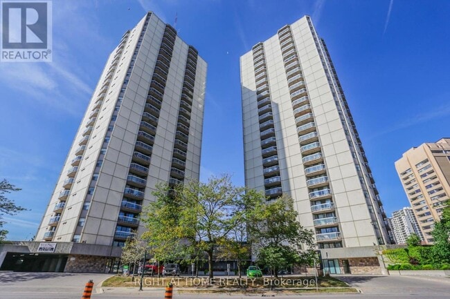 Building Photo - 363 Colborne St
