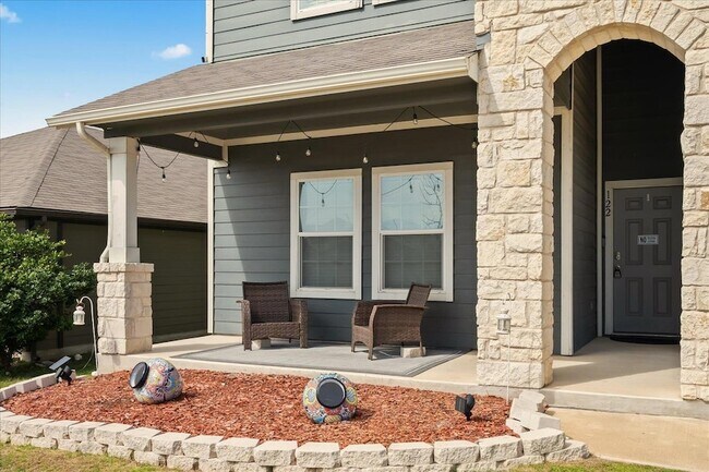 Building Photo - 122 Denton Dr