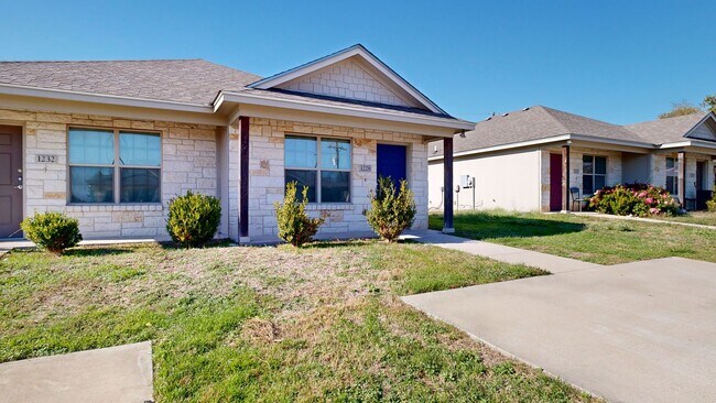 Building Photo - Cozy single family home in Temple