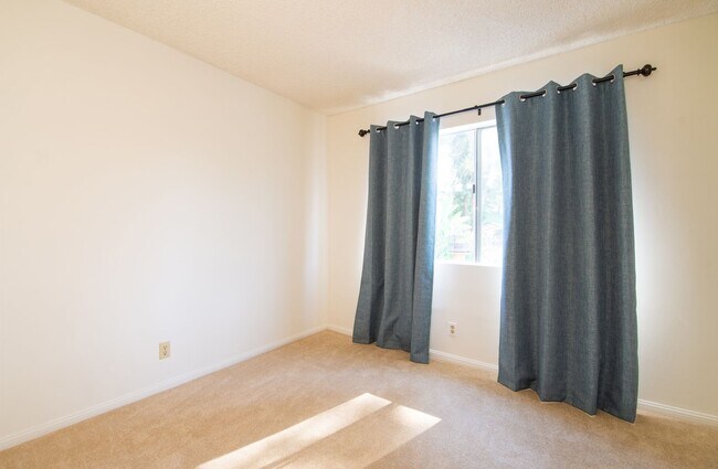 Building Photo - COMING SOON! House - 4 Bedrooms / 3 Baths - Anaheim Hills