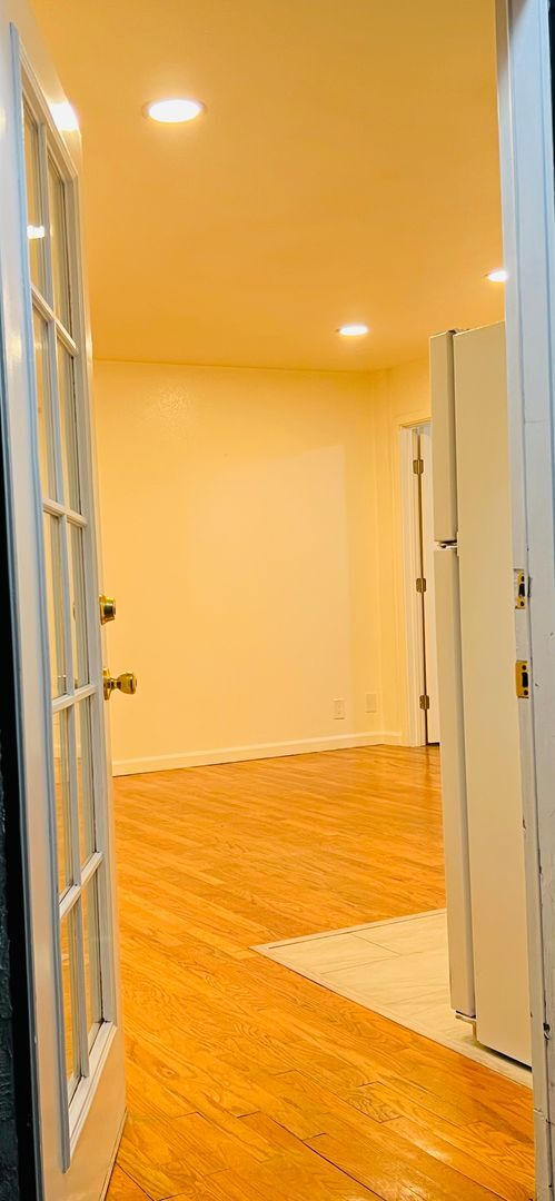 Photo - 3958 Normandie Ave Apartment