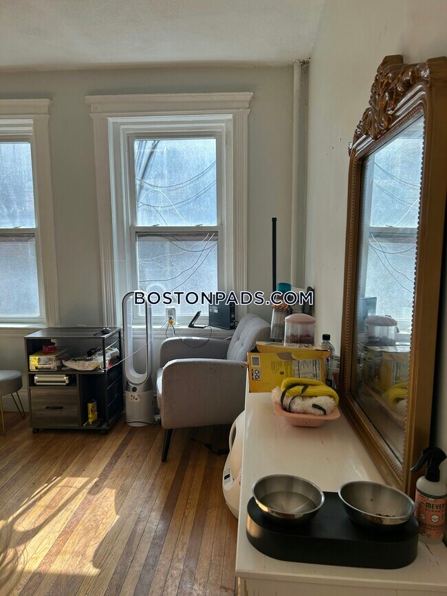 Foto del edificio - 86 Glenville Ave