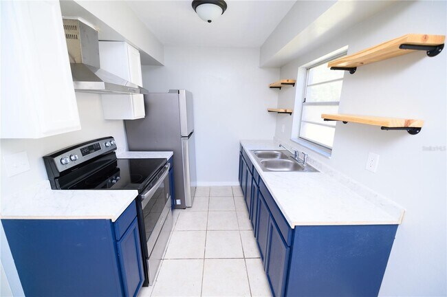 Foto del edificio - 516 Camino Ct