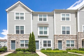 Building Photo - 5750 Hayden Run Blvd