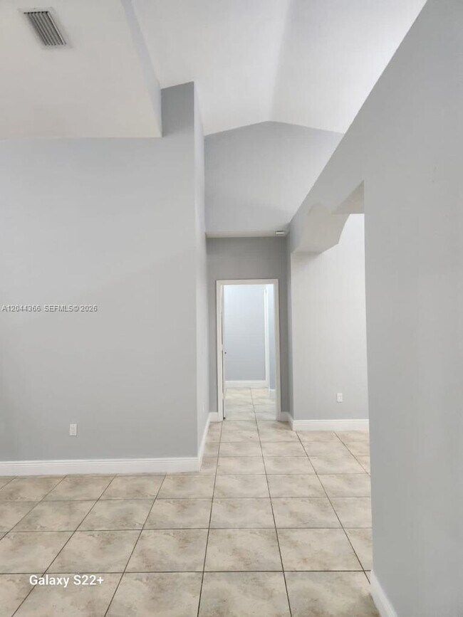 Building Photo - 3187 SW 143rd Pl