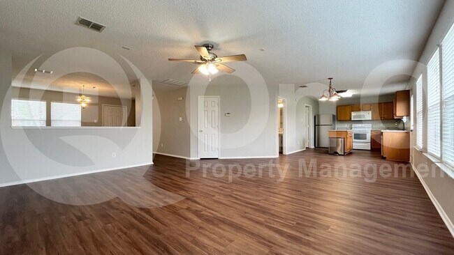 Foto del edificio - 1582 Brookstone Dr