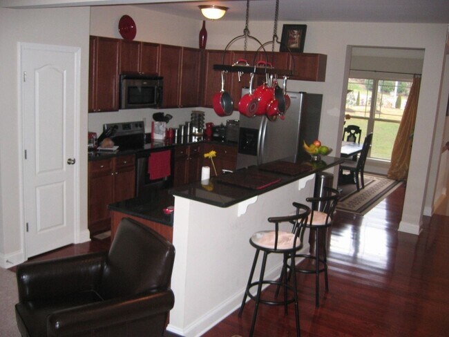 Building Photo - 1033 Woodbury Falls Dr