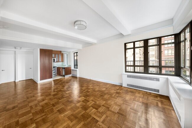 Building Photo - 340 E 52nd St