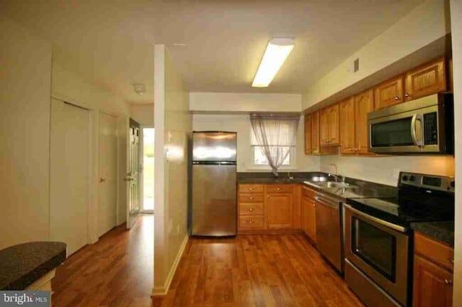 Building Photo - 38 Barclay Ct