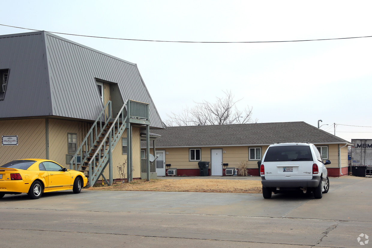 Foto del edificio - 104 S Moore Ave