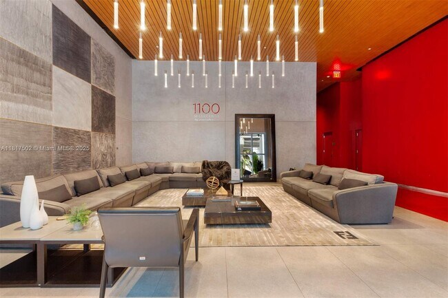 Building Photo - 1100S S Miami Ave