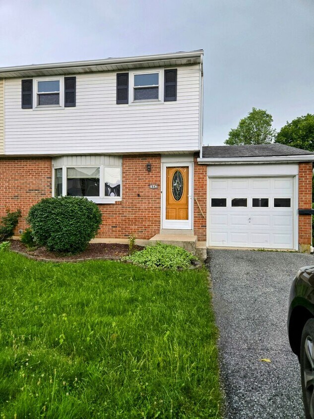 Foto principal - 1642 Whitehall Ave