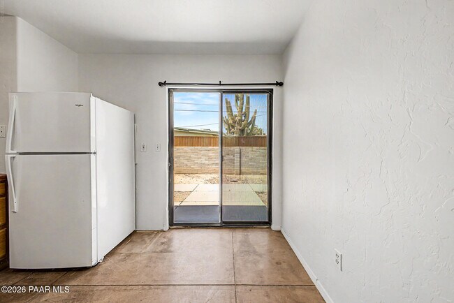 Building Photo - 5636 E 26th St