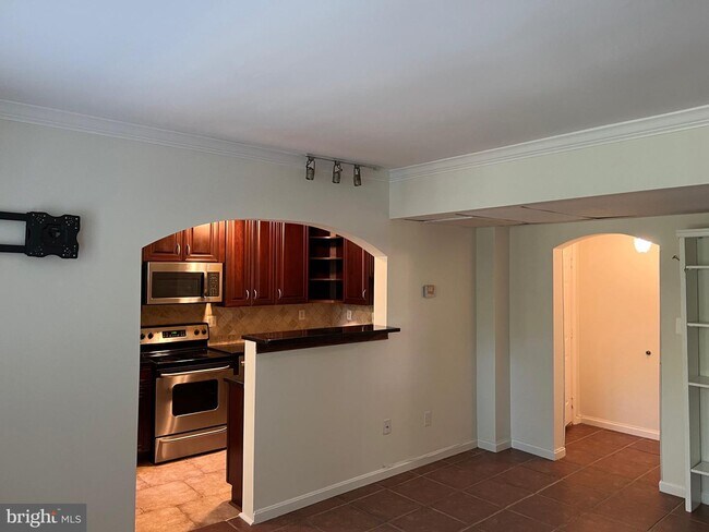 Foto del edificio - 1741 N Troy St
