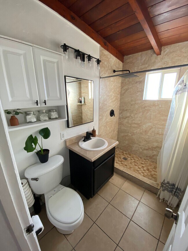 Building Photo - 174 W Borrego St