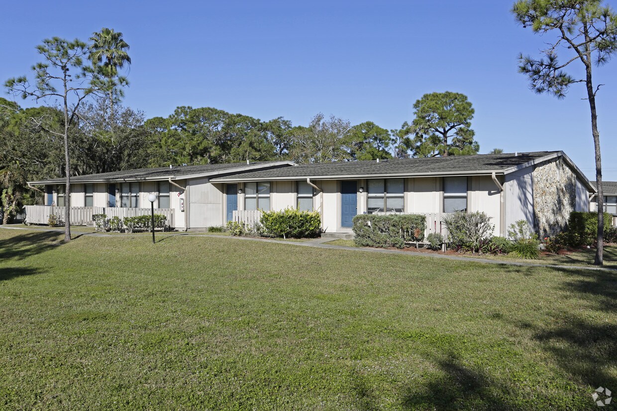 Windrush Apartments Alquileres en North Fort Myers, FL