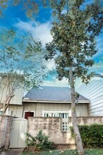 Building Photo - 7075 Greenway Chase St