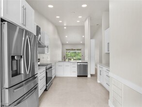 Building Photo - 1856 W Crown Pointe Blvd