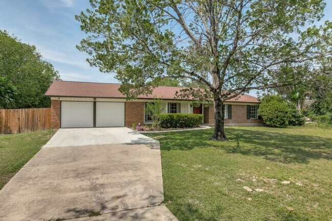 Foto del edificio - BEAUTIFUL 4-BEDROOM IN SUNSHINE ESTATES