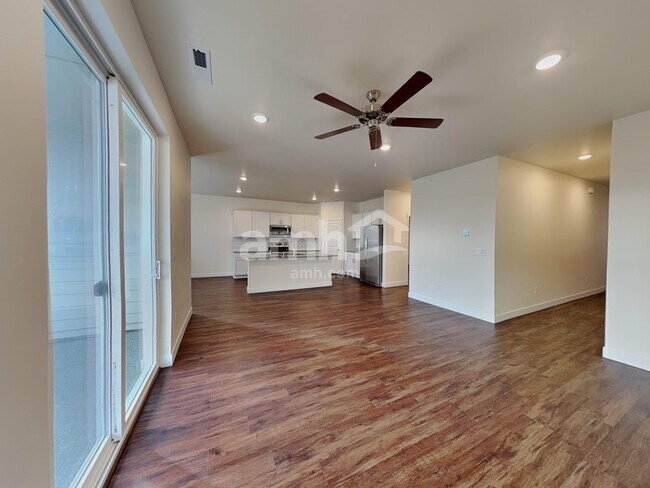 Foto del edificio - 8624 47th Pl NE