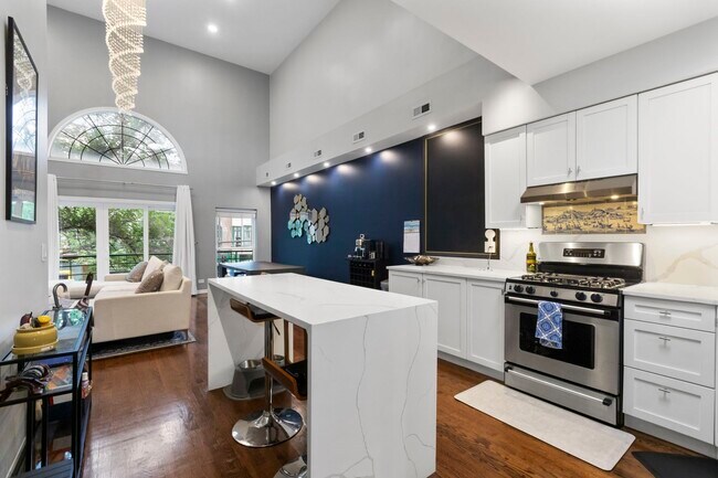 Foto del edificio - 1754 W Division St