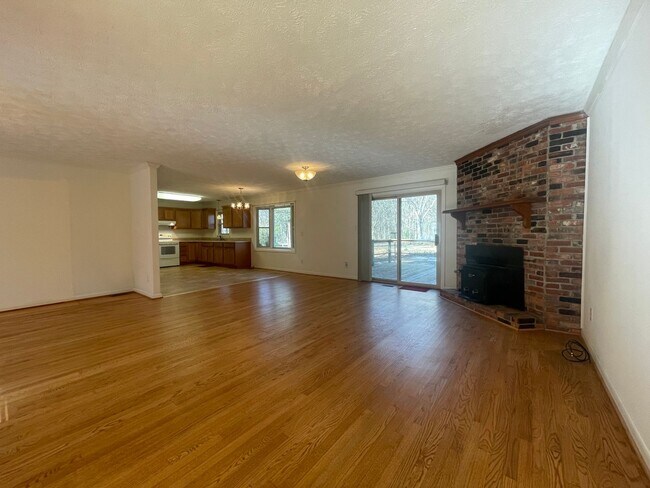 Building Photo - Eastover