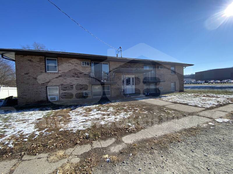 522 Lynnwood Ln Unit 2, Van Meter, IA 50261 Condo for Rent in Van