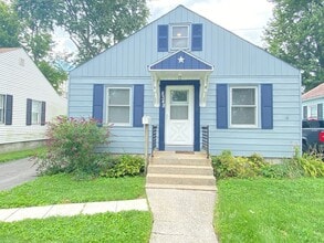 Building Photo - 8348 Gordon Dr