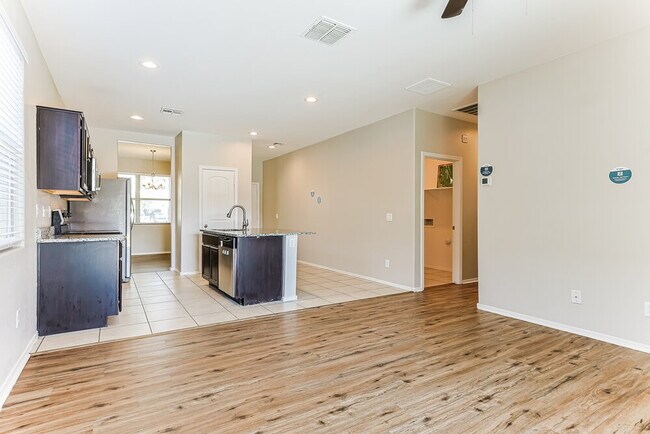 Foto del edificio - 42087 W Balsa Dr