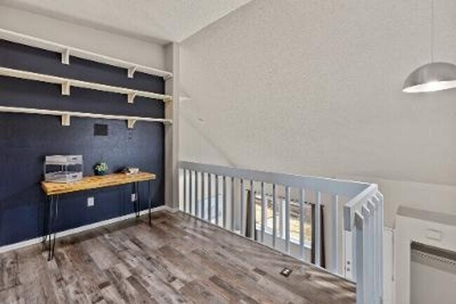 Foto del edificio - 5555 Denmark Ct