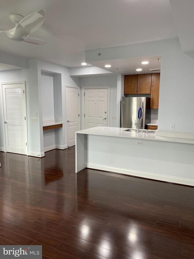 1111 Oronoco St Unit 429, Alexandria, VA 22314 Room for Rent in