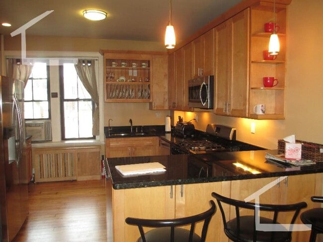 Foto del edificio - Packard's Corner Location. Steps from the T Stop. In Unit Washer and Dryer