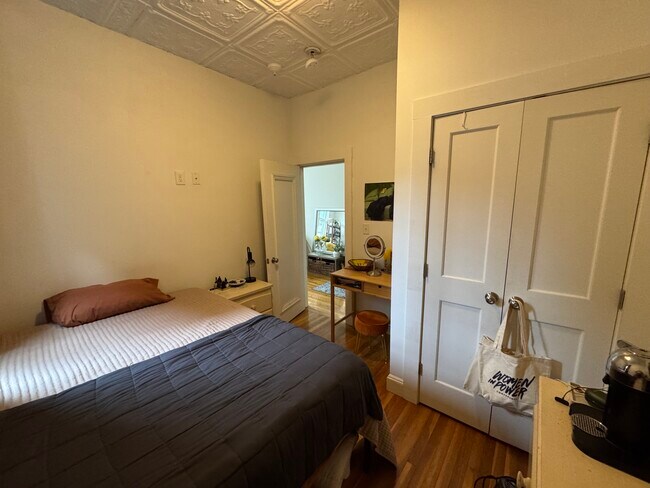 Foto del edificio - 246 Summer St