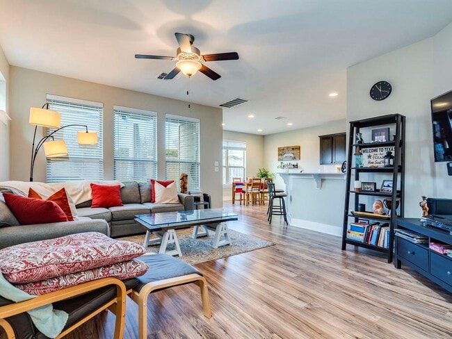 Foto del edificio - 9500 Hunter Ln