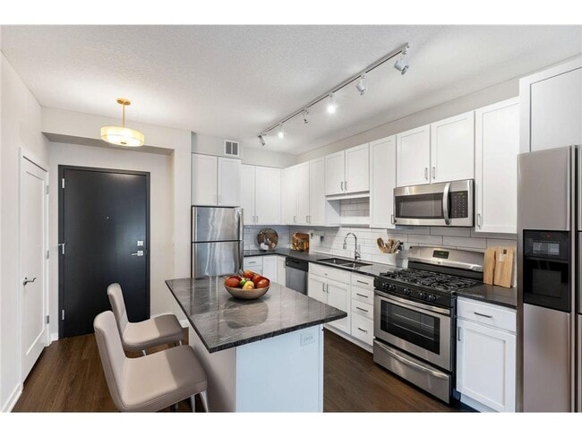 Building Photo - 497 S Marquette Ave