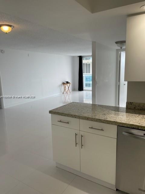 Building Photo - 3800 S Ocean Dr