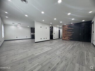 Building Photo - 8495 Woodbury Pike