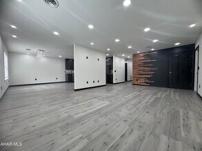 Building Photo - 8495 Woodbury Pike